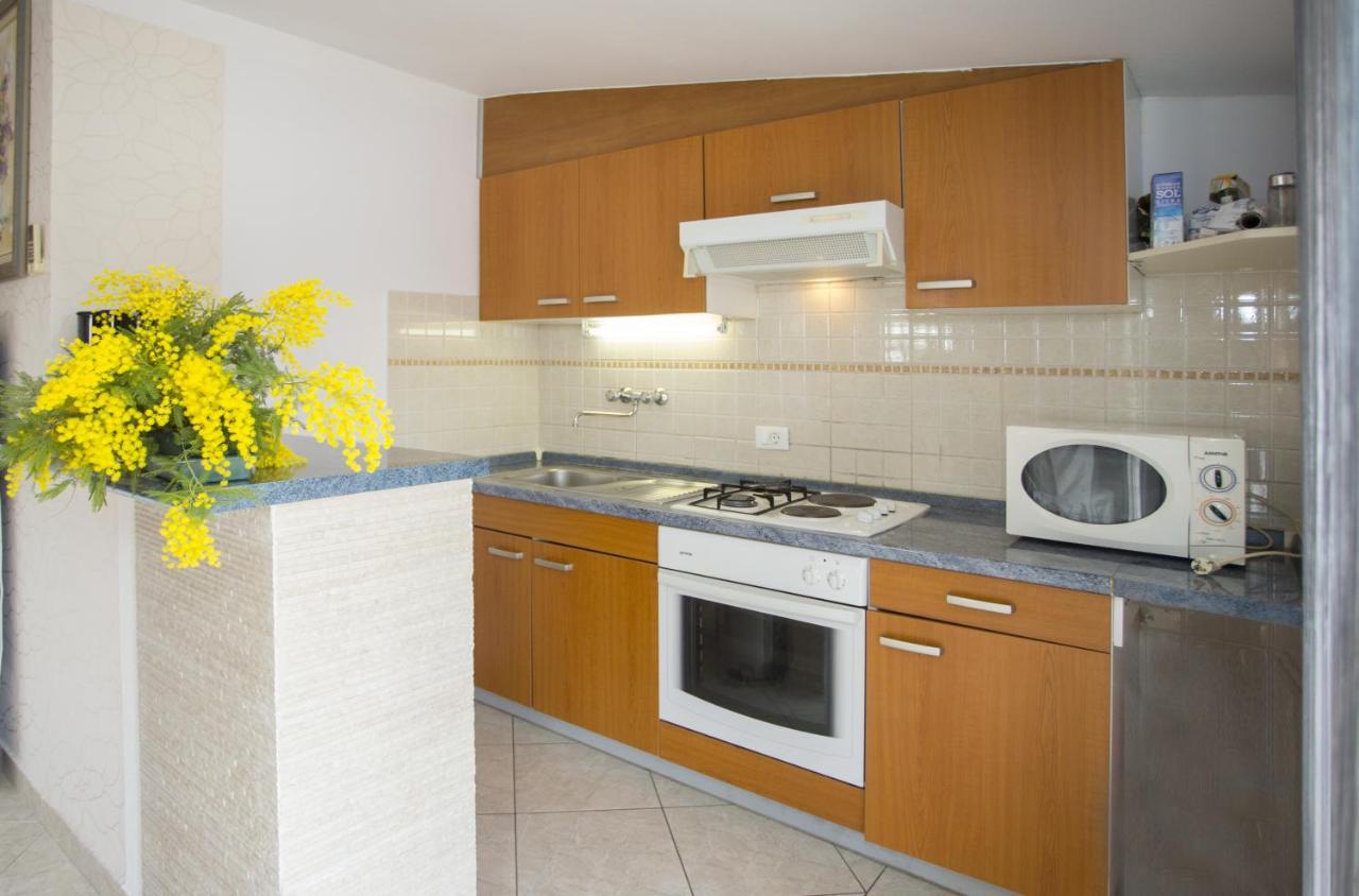 Apartments By The Sea Mavarstica, Ciovo - 12696 Trogir Zewnętrze zdjęcie